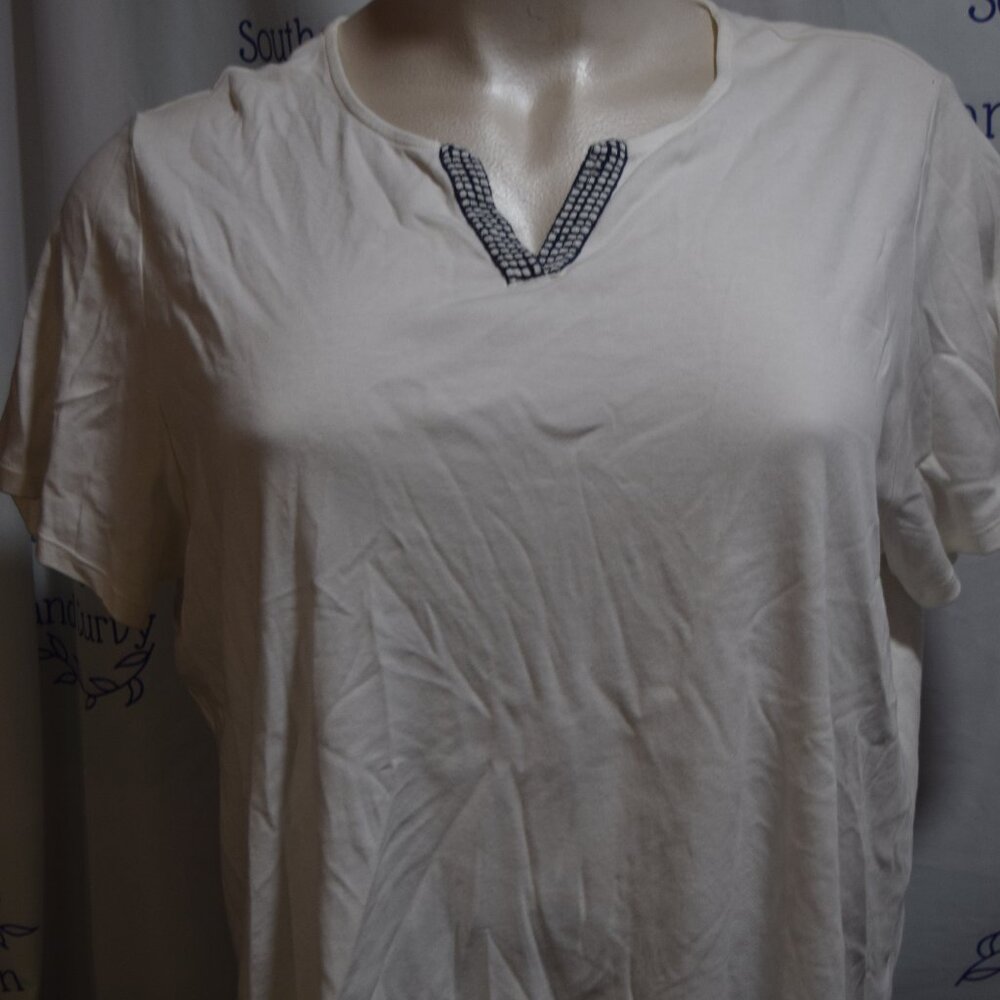 Kim Rogers Curvy White Tee, Embroidered Accent, Size 3X